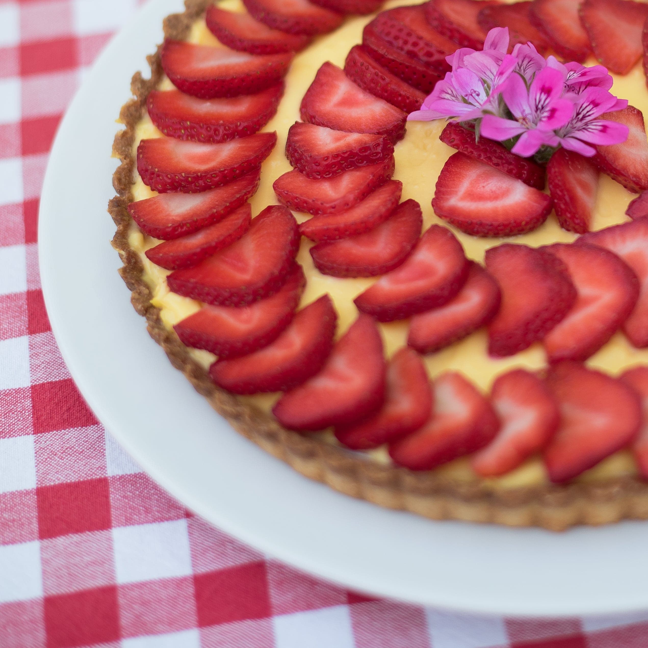 Detail van een aardbeientaart van Flavie